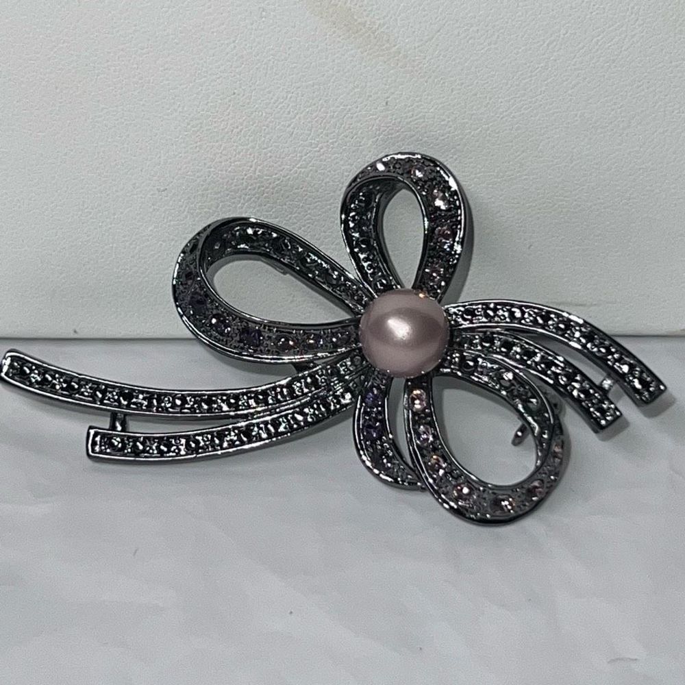 Vintage Gunmetal And Rhinestone Faux Pearl Brooch